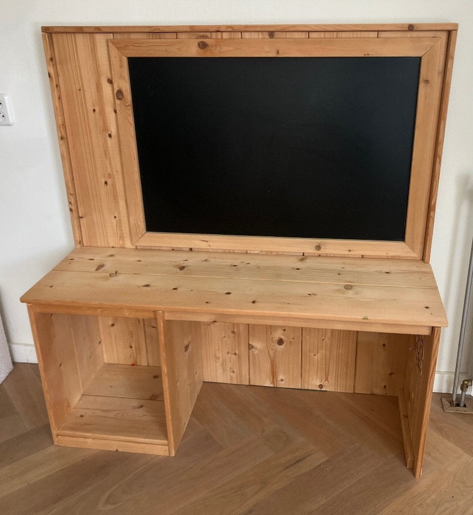 Speeltafel met krijtbord, Ophalen, Zo goed als nieuw, Tafel(s)