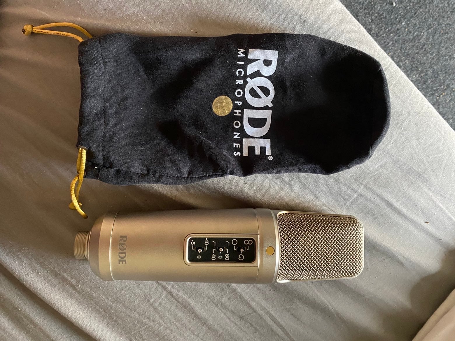 Rode nt2-a gloednieuw, Ophalen of Verzenden, Zo goed als nieuw, Studiomicrofoon