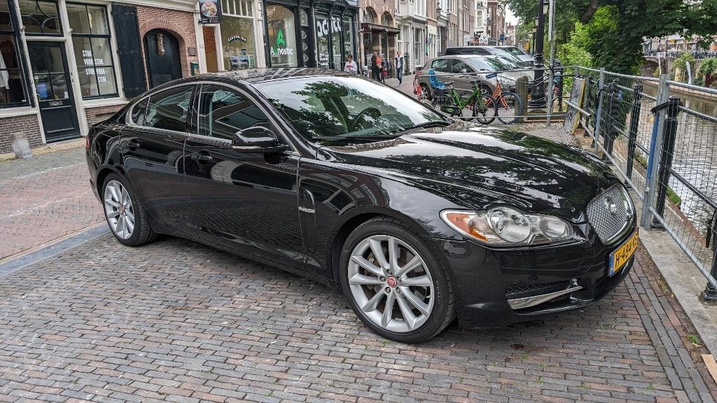 Jaguar XF 3.0 D Premium Luxury 300PK 2e Eigenaar, Auto's, Automaat, Euro 5, Zwart, 1850 kg