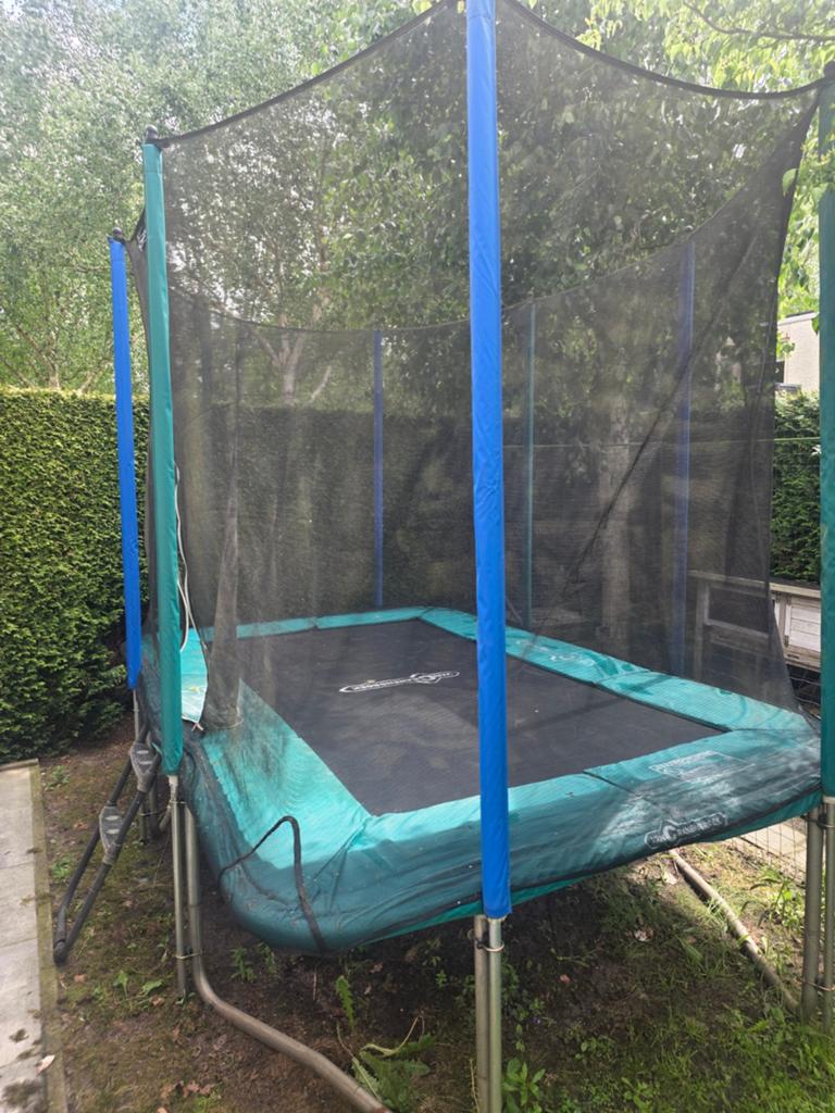 Grote trampoline met veiligheidsnet en ladder, Kinderen en Baby's, Speelgoed | Buiten | Trampolines, Ophalen, Gebruikt