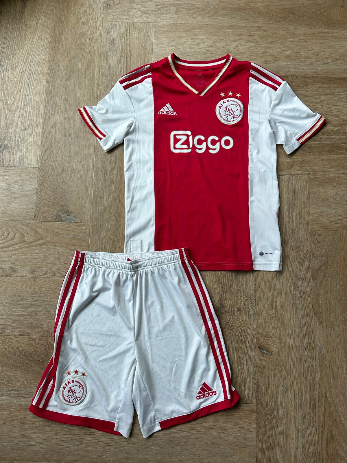 Ajax Thuisshirt en Broekje Set - Maat 13-14Y/164, Ophalen, Zo goed als nieuw, Jongen of Meisje, Setje