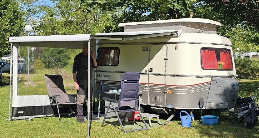 Eriba Triton QB  met mover en Omnistor luifel, Caravans en Kamperen, Caravans, Schokbreker, Particulier, Lengtebed, 4 tot 5 meter