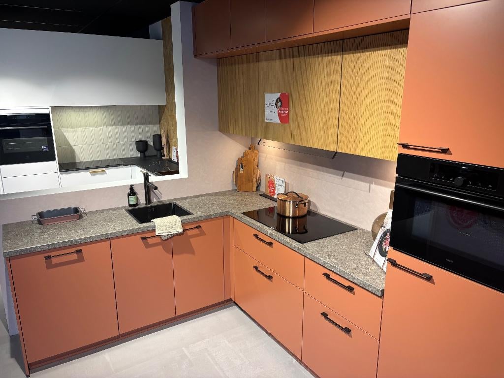 showroomkeuken Cerezo van 13.490,- nu €4.999,-, Ophalen, Overige kleuren, Hoekkeuken, Graniet of Steen