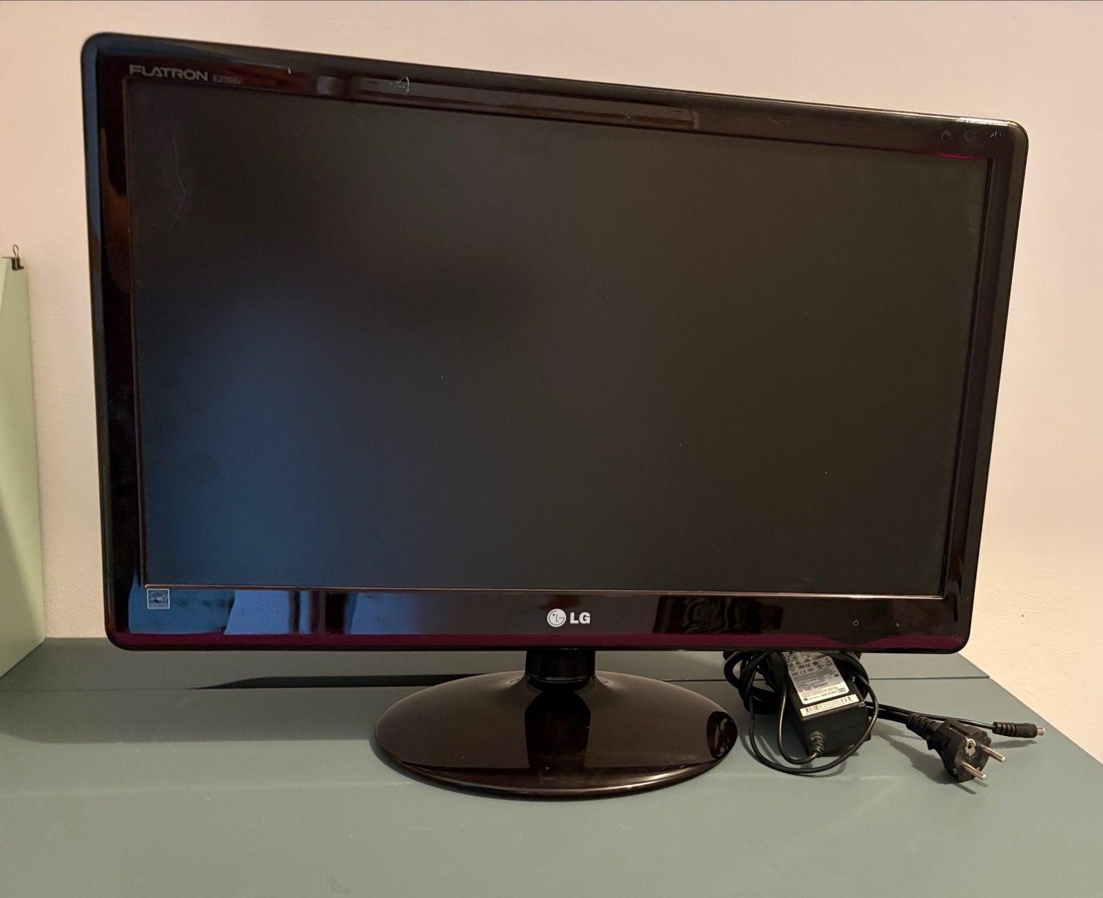 LG Flatron E2350v 23” monitor met voeding, Computers en Software, Monitoren, Gebruikt, 60 Hz of minder, DVI, HDMI, VGA, Full HD