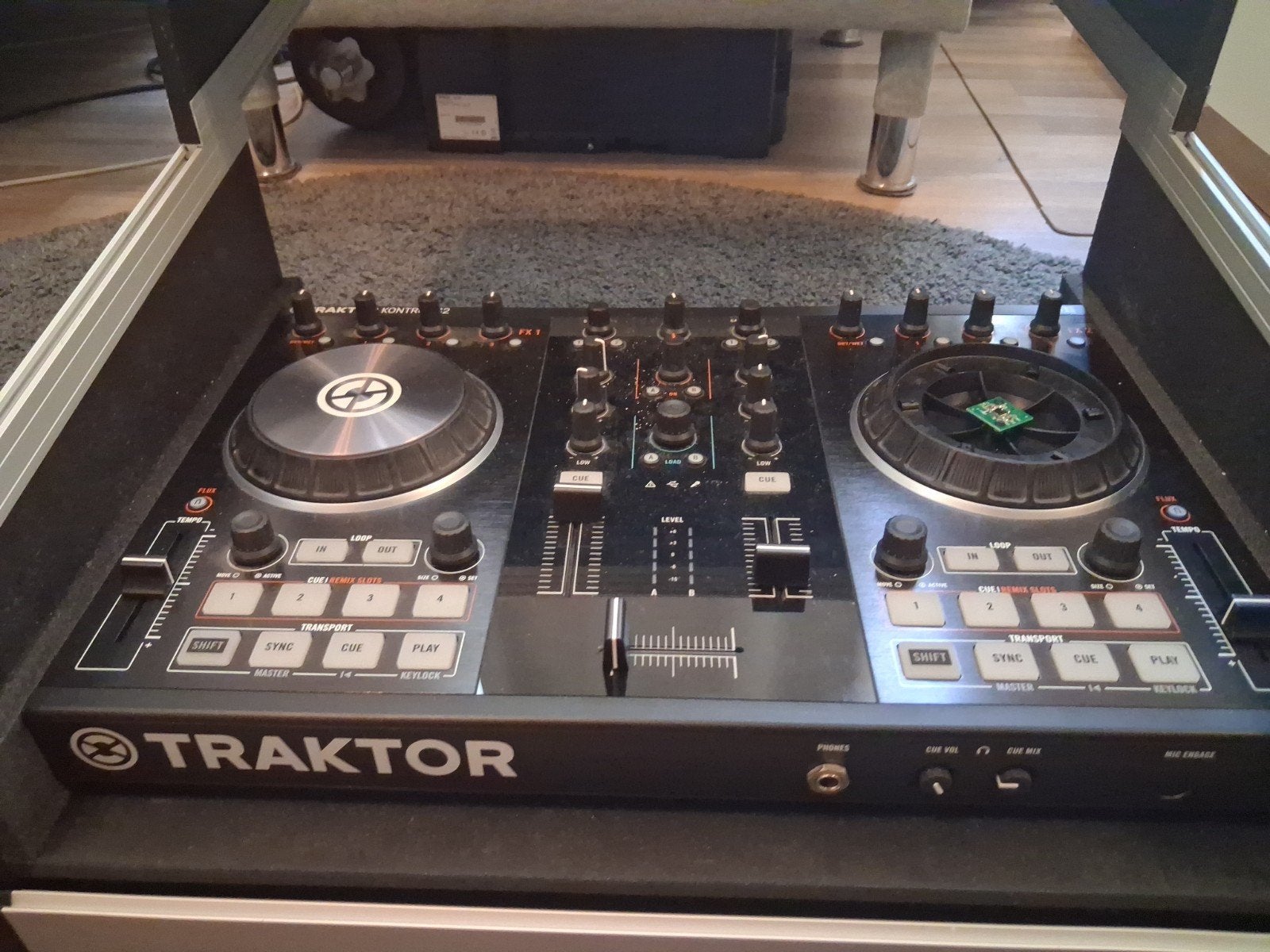 Traktor Kontrol S2 DJ-controller met flightcase, Muziek en Instrumenten, Ophalen, Gebruikt, Dj-set, Overige merken
