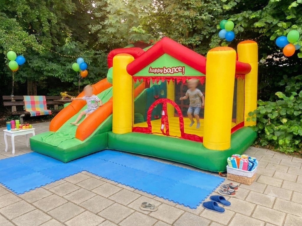 Compact Springkussen met Glijbaan–Perfect voor elke tuin! 🎈, Ophalen of Verzenden, Zo goed als nieuw, Verjaardag