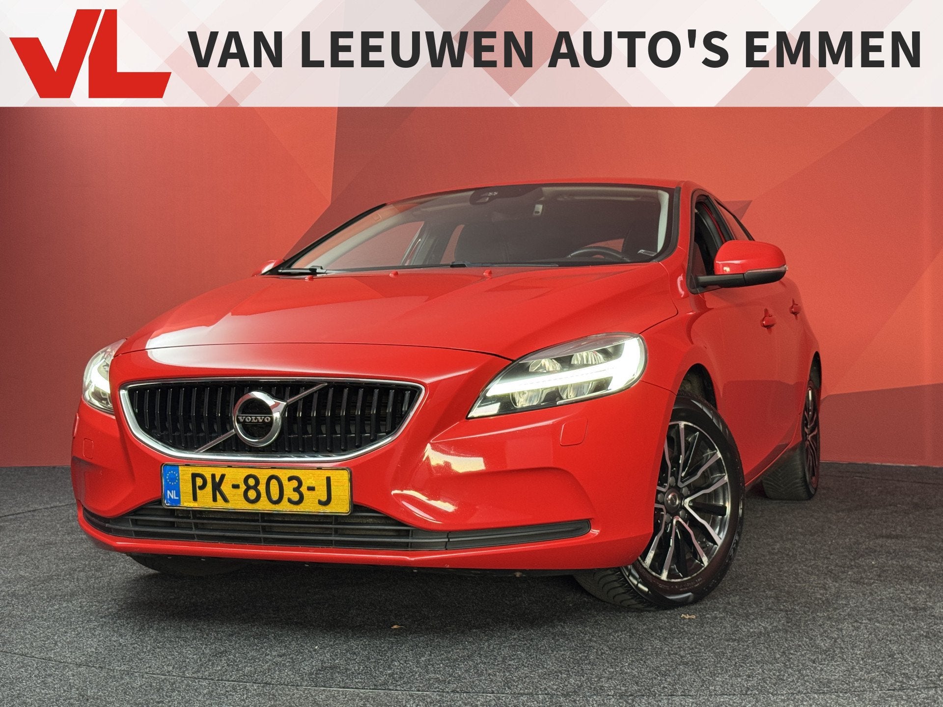 Volvo V40 2.0 T2 Nordic+ | Navigatie | Stoel verwarming | Tr, Auto's, Voorwielaandrijving, Gebruikt, 4 cilinders, Leder en Stof