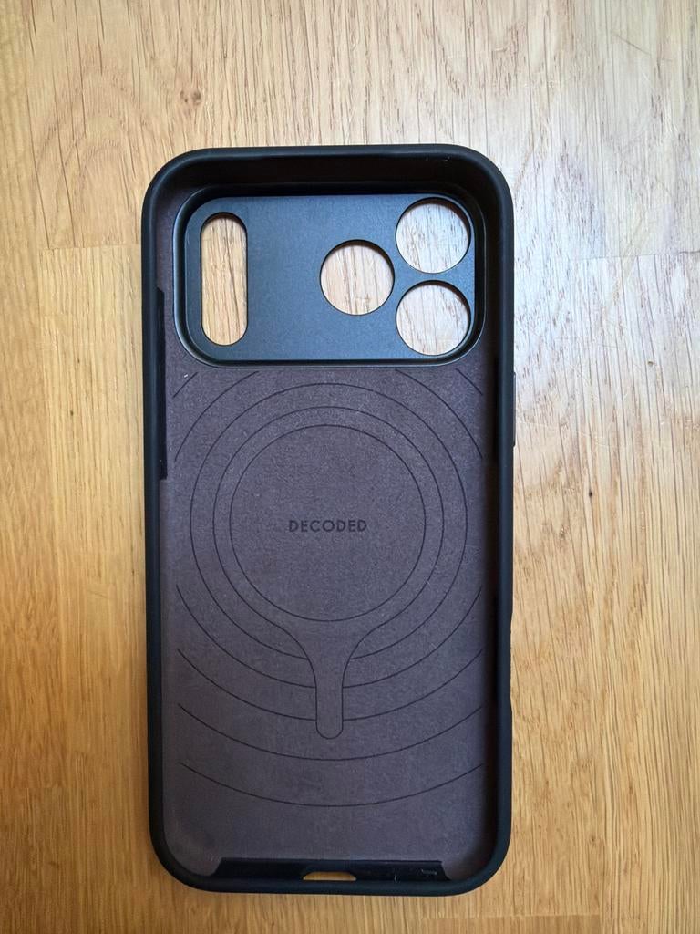 Decoded iPhone 15 Pro Max hoesje zwart MagSafe, Zwart, MagSafe, Overige merken, Hoesje of Tasje