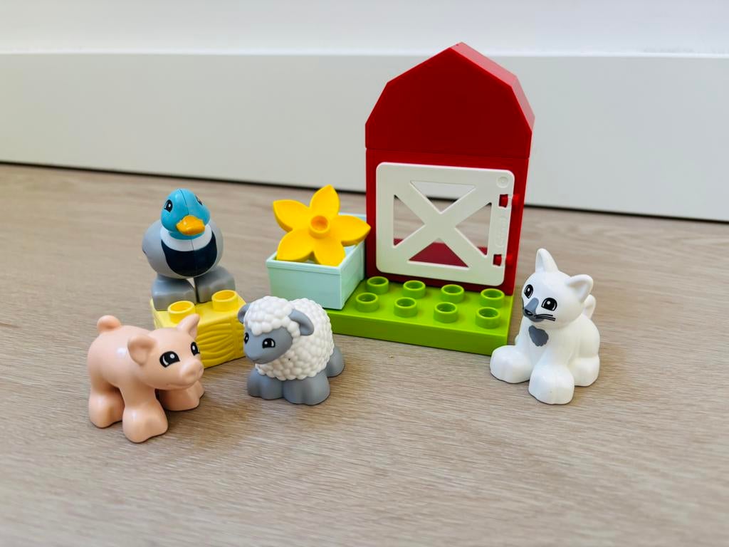 LEGO DUPLO 10949 Boerderijdieren verzorgen, Ophalen of Verzenden, Zo goed als nieuw, Compleet, Duplo