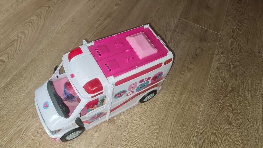 Barbieset ambulance 2 in 1, Kinderen en Baby's, Speelgoed | Poppenhuizen, Ophalen of Verzenden, Zo goed als nieuw, Poppenhuis