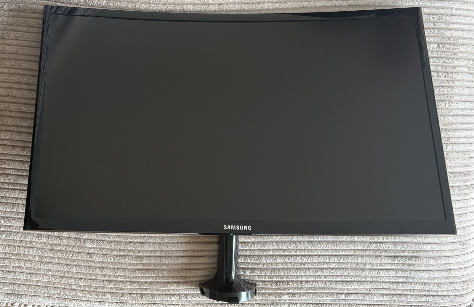 Samsung CF390 24" Curved Monitor – Full HD, FreeSync, Doos, Ophalen, 3 tot 5 ms, Curved, VA