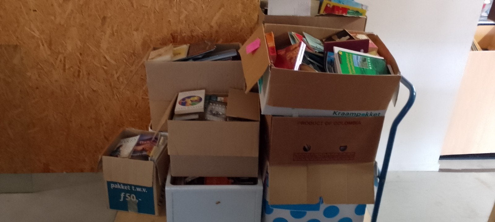 Gratis 14 Dozen vol met Boeken, Ophalen, Gelezen, Verschillende onderwerpen