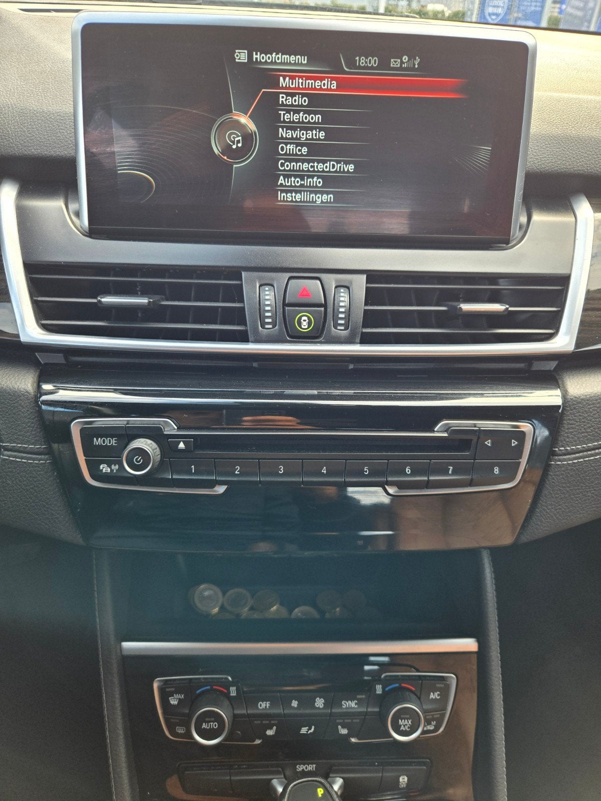 Foto 12 van BMW 218i Active Tourer Luxury | Automaat | 133.500 km NAP