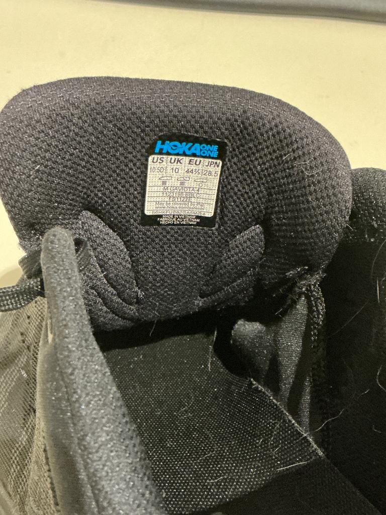 HOKA GAVIOTA 4 maat 44 2/3 z.g.a.n. zwart, Zwart, Ophalen of Verzenden, Hoka, Sneakers of Gympen