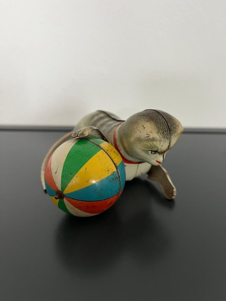 Kohler kat met bal, Ophalen of Verzenden