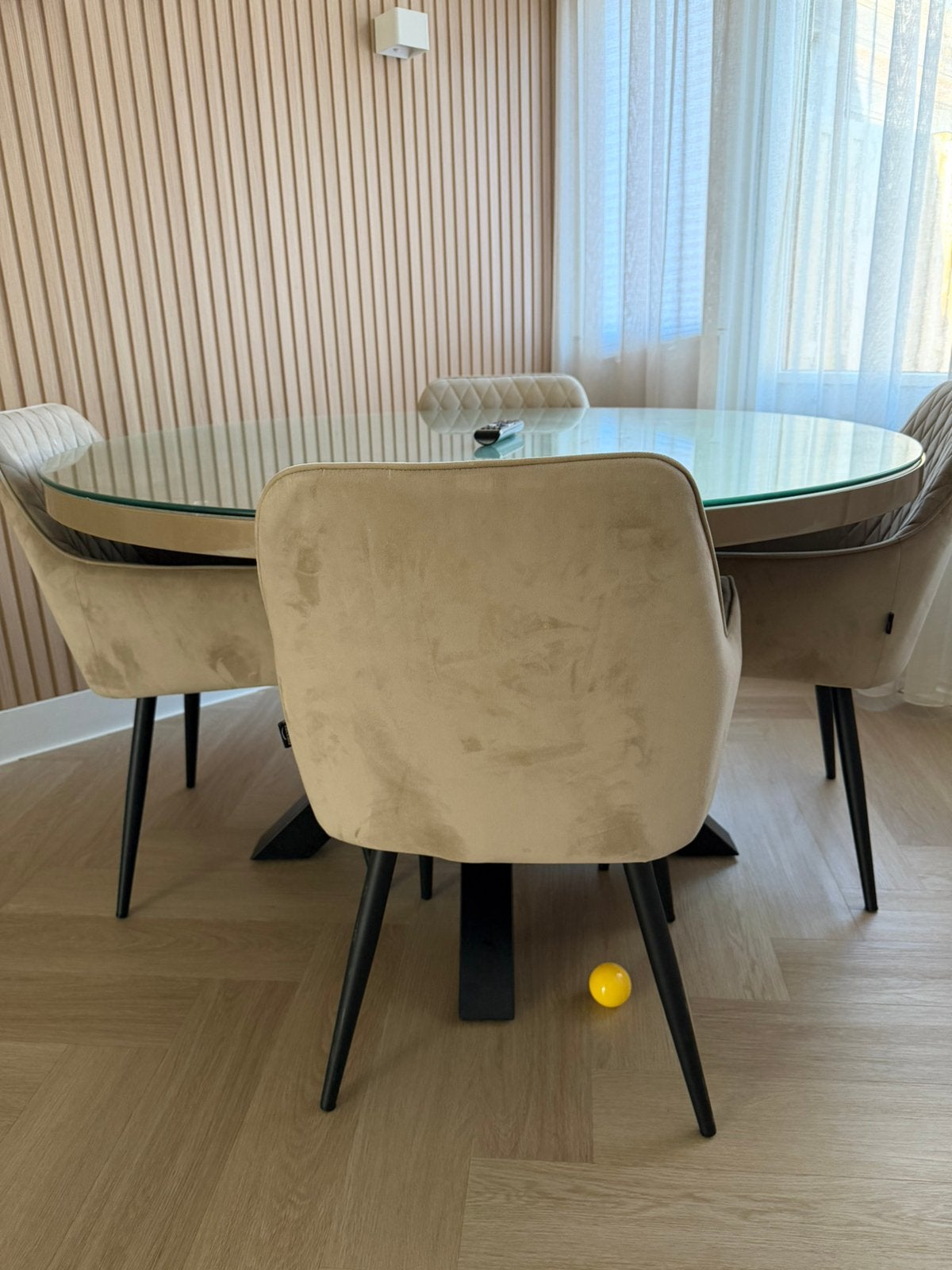 SET!Eettafel rond + salontafel. LEES BESCHRIJVING, Ophalen, Zo goed als nieuw, 4 tot 6 stoelen
