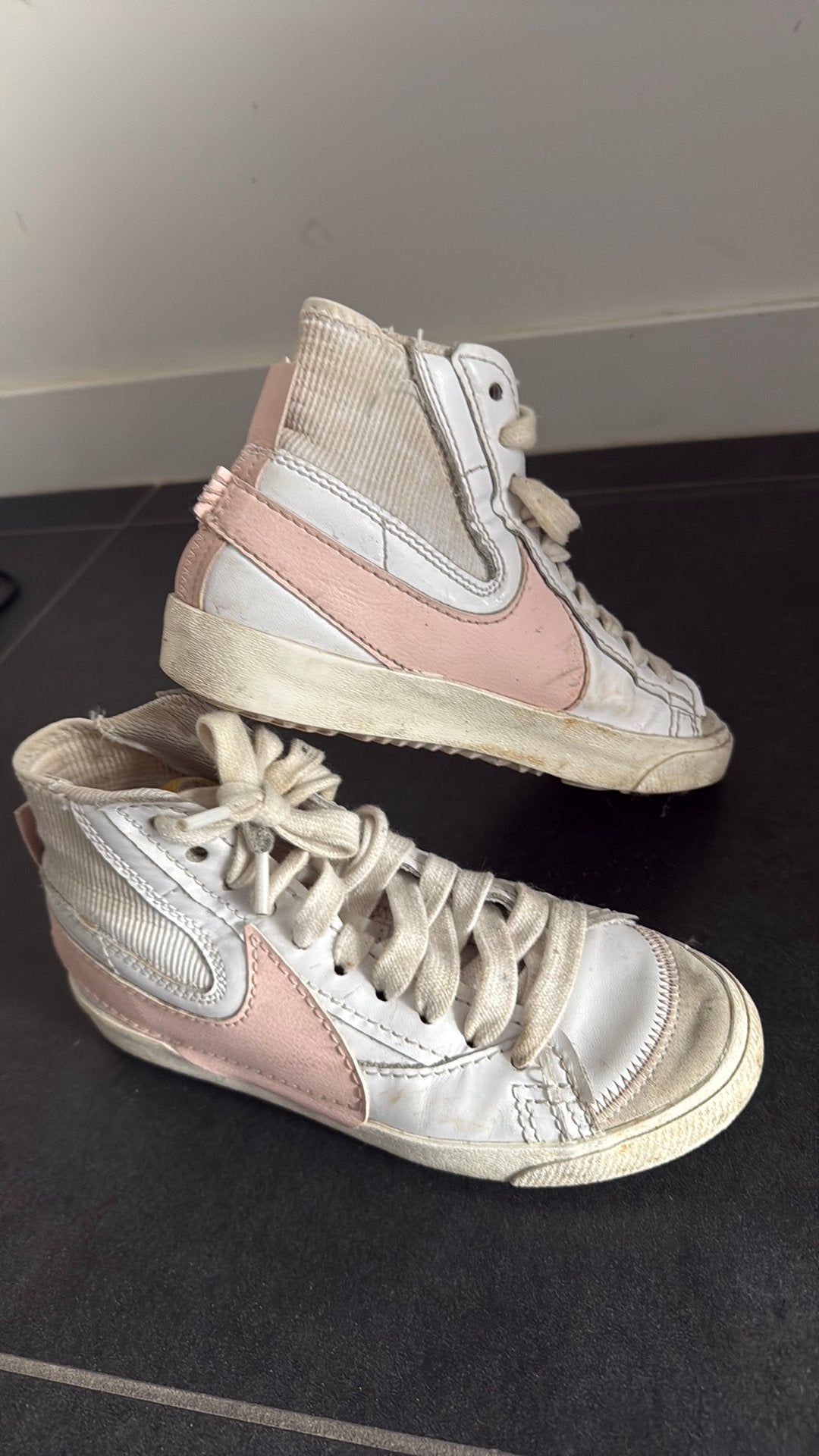 Nike schoenen, Wit, Ophalen of Verzenden, Sneakers of Gympen, Gedragen