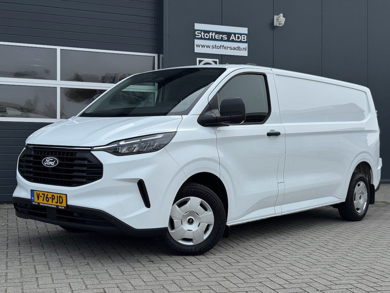 Ford Transit Custom 320 2.0 TDCI L2H1 Trend 136pk | Navi | C, 1849 kg, Gebruikt, 4 cilinders, Wit