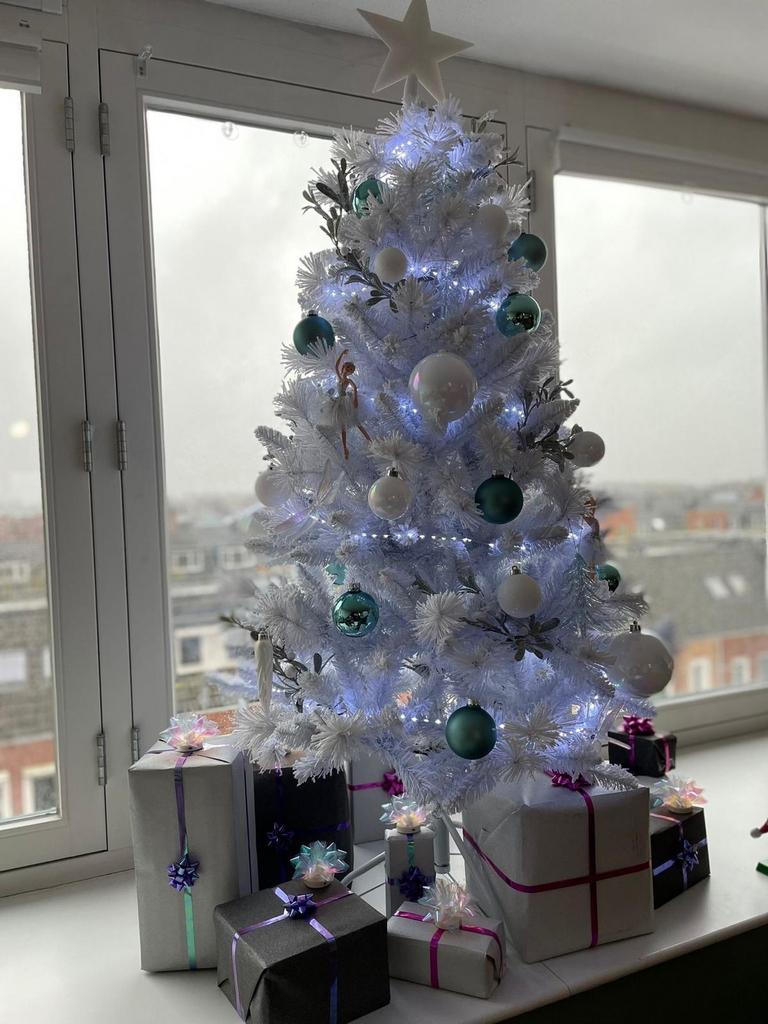 Witte kerstboom met verlichting 160 cm, Diversen, Kerst, Ophalen, Zo goed als nieuw