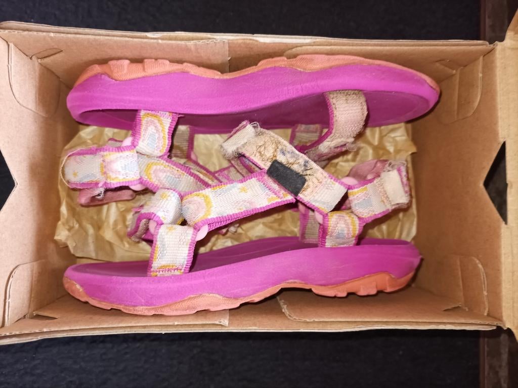 Teva sandalen maat 25 waterschoen surfschoen, Kinderen en Baby's, Speelgoed | Buiten | Rolschaatsen, Ophalen of Verzenden