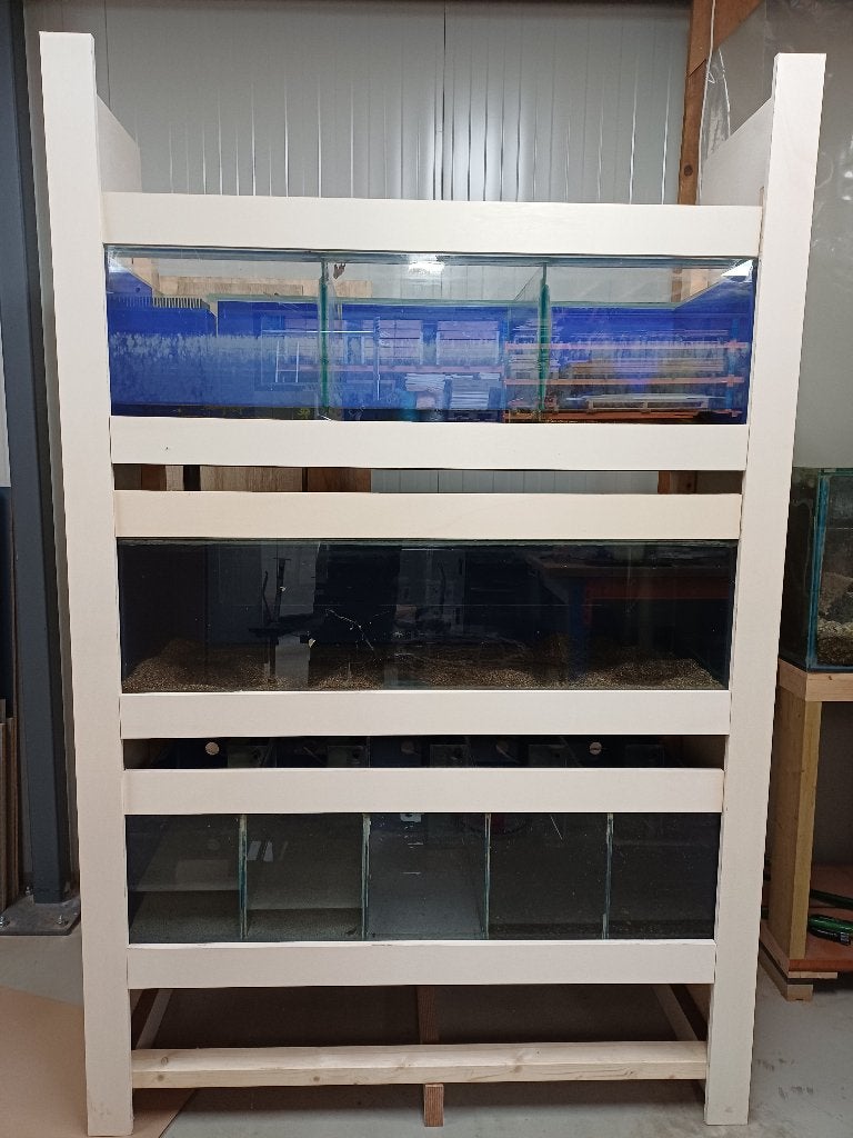 Aquarium stelling. Kweekbakken, Ophalen, Leeg aquarium