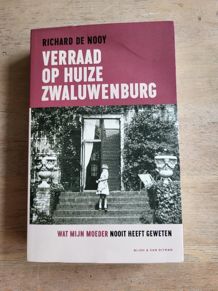 roman Verraad op huize Zwaluwenburg - De Nooy WOII, Ophalen of Verzenden, Zo goed als nieuw