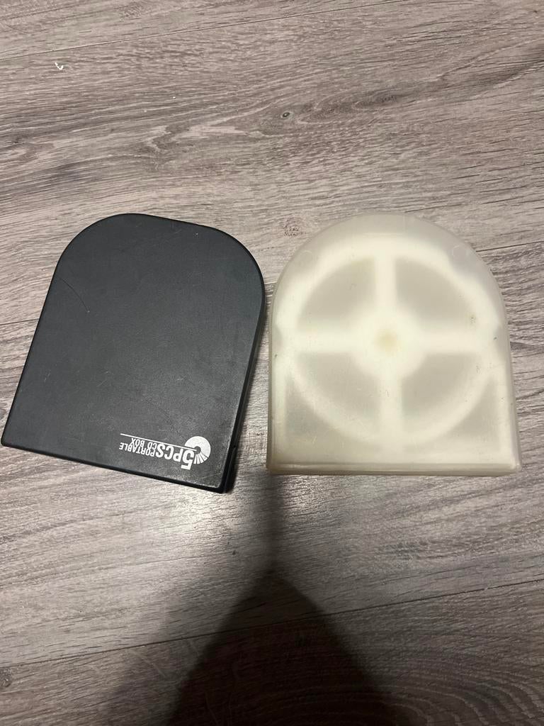 CD/DVD opbergers - 2 stuks, Ophalen of Verzenden, Zo goed als nieuw