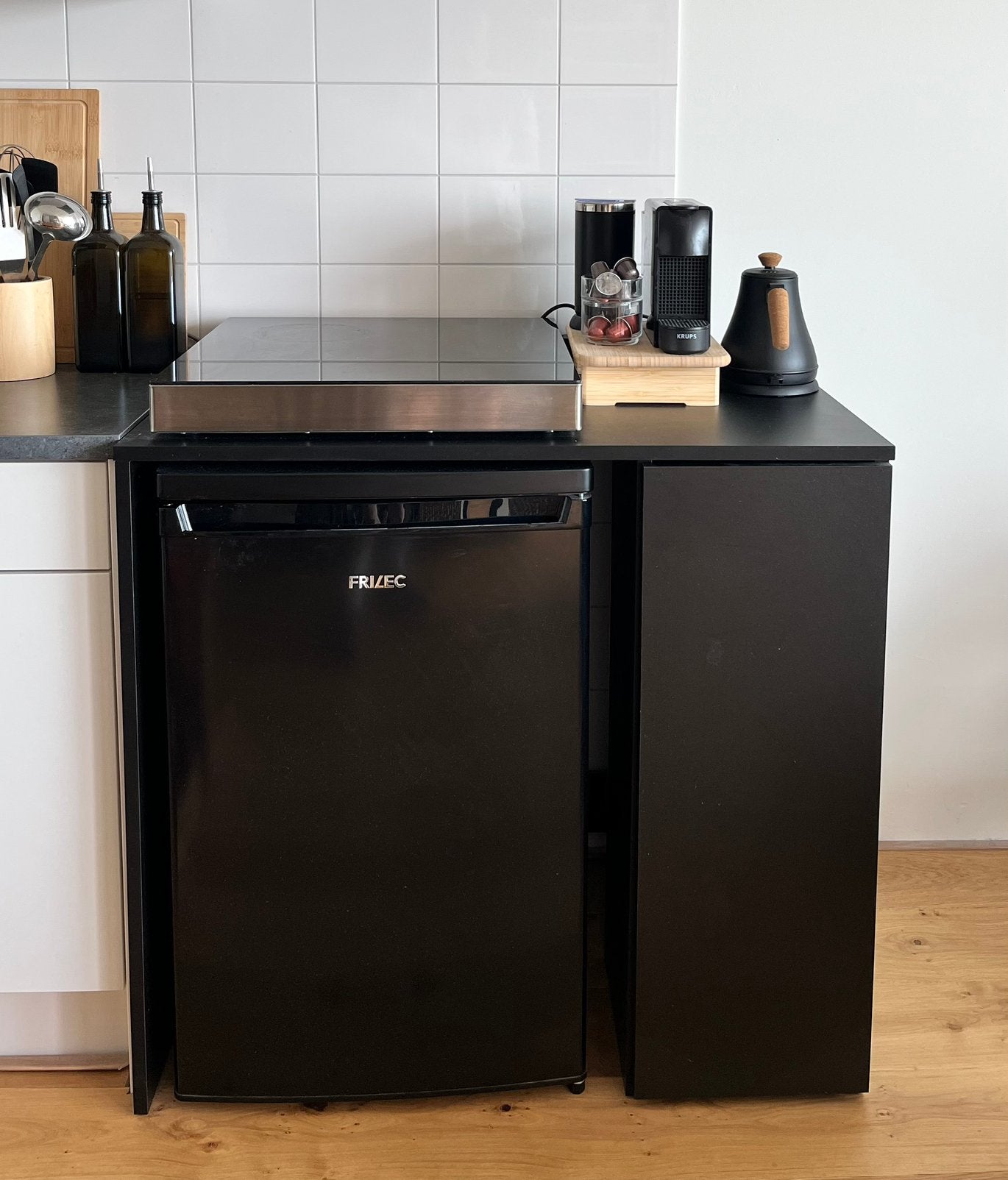 Wasmachine ombouw met kastje rechts zwart, Ophalen, Zo goed als nieuw