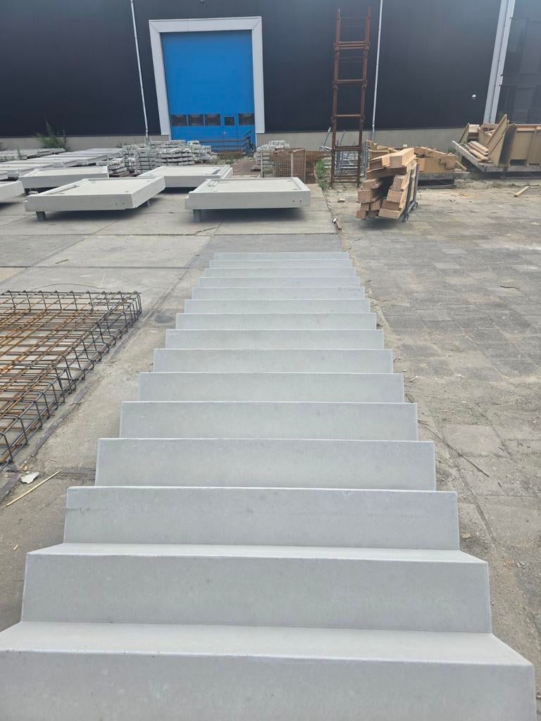 Beton trap, prefab beton., Ophalen of Verzenden, Nieuw, Trap, 4 meter of meer