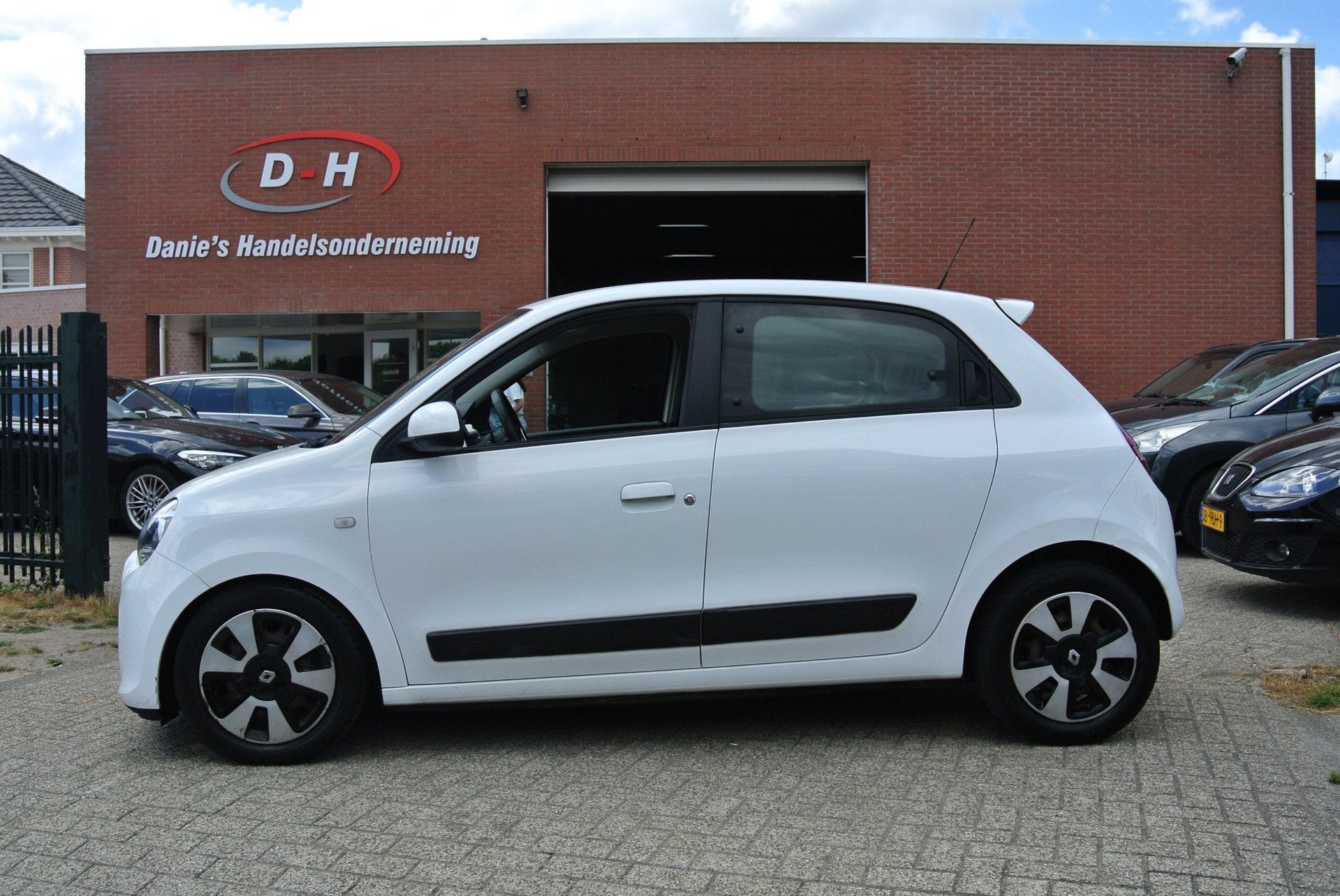 Renault Twingo 1.0 SCe Expression airco nieuwe apk inruil mo, Auto's, Renault, Gebruikt, Euro 6, 840 kg, 4 stoelen