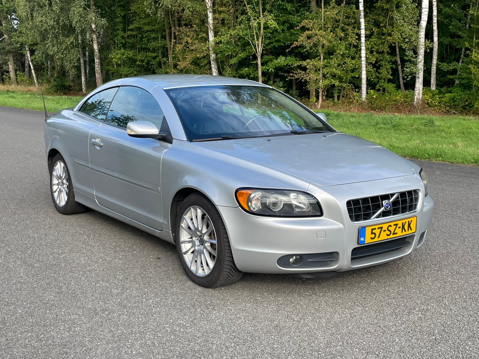 Volvo C70 2.4 Summum Geartronic automaat 2006, Auto's, Dealer onderhouden, C70, Zwart, Cabriolet