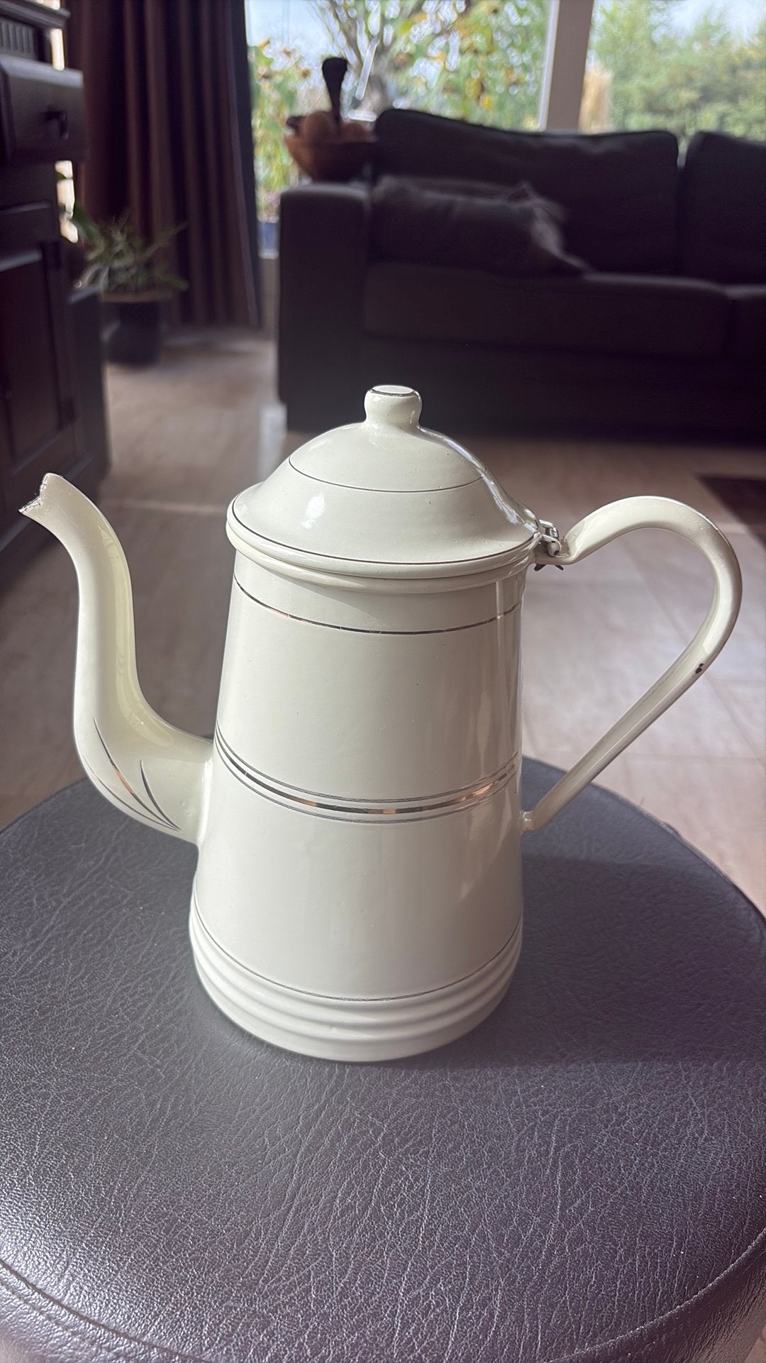 Brocante emaille oude koffiekan gouden bies crème mooi, Ophalen of Verzenden