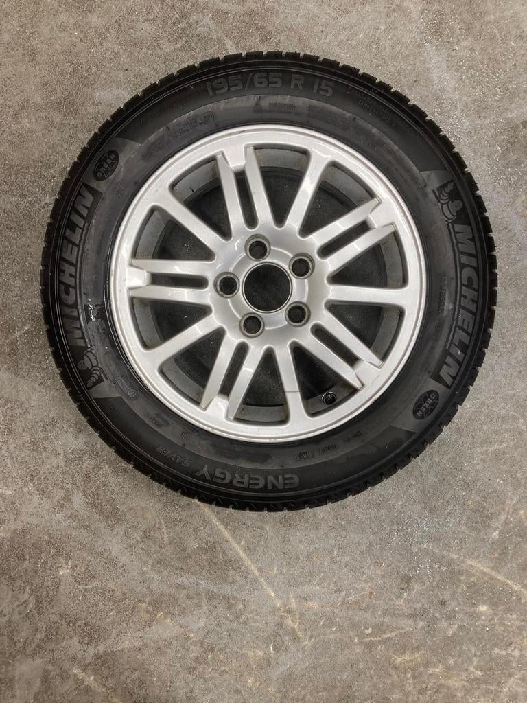 Set Michelin Energy Saver zomerbanden 195/65 R15, Ophalen, Zo goed als nieuw