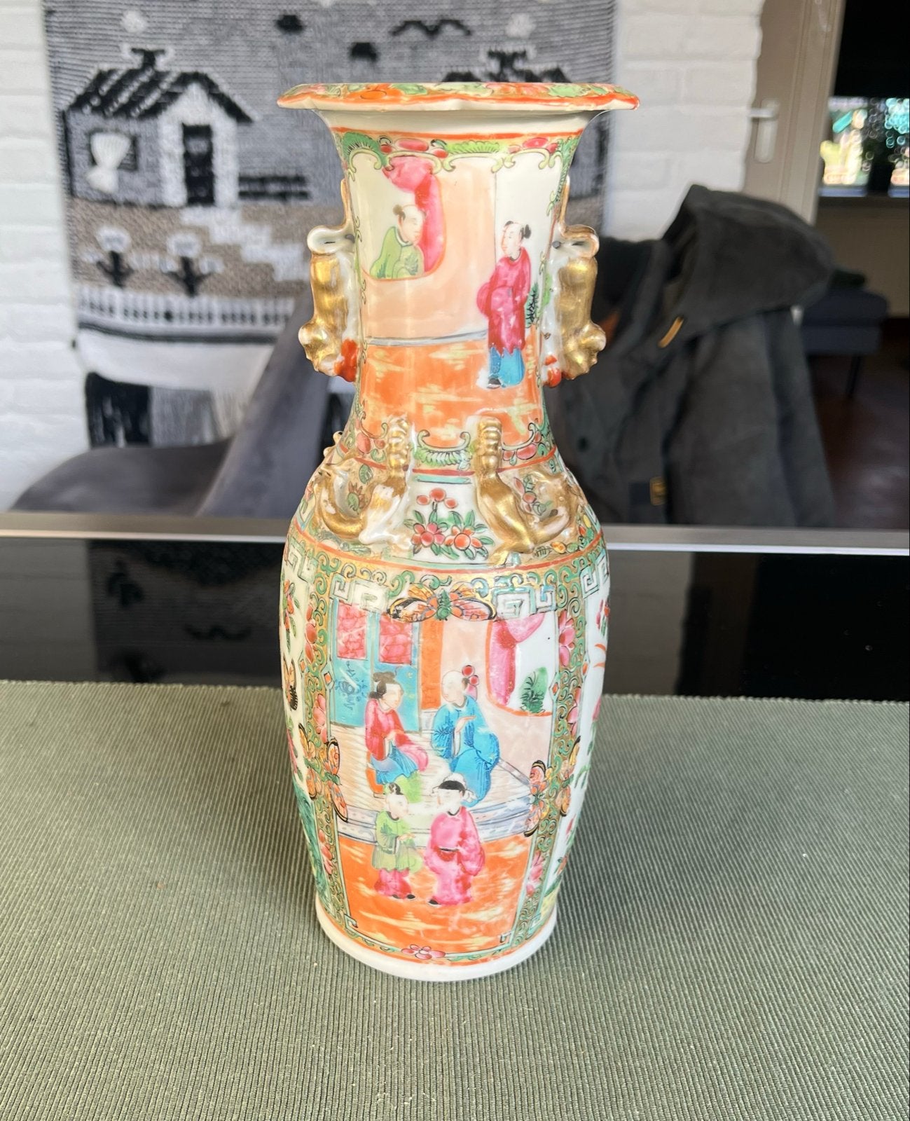 Antieke Chinese Famille Rose Vaas met Scènes, Antiek en Kunst, Ophalen