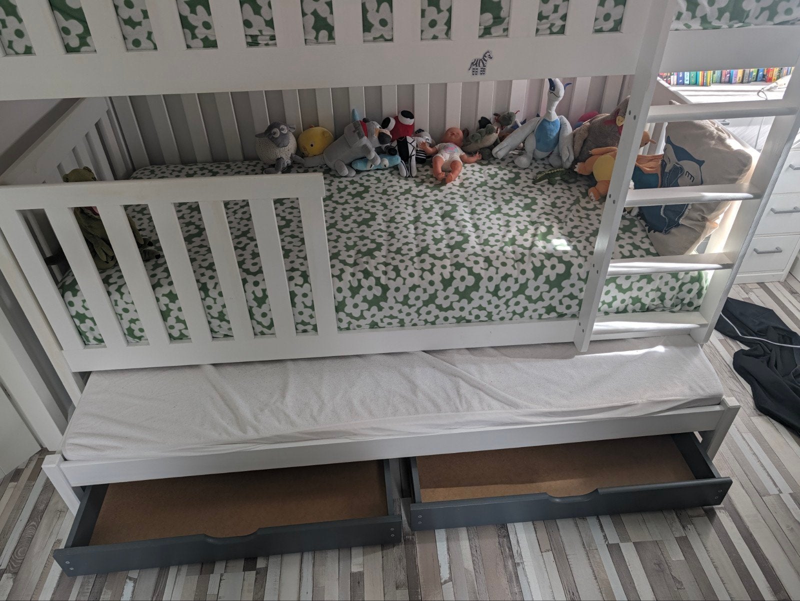 Foto 3 van Stapelbed Olivia 90x200 wit + laden + gastenbed