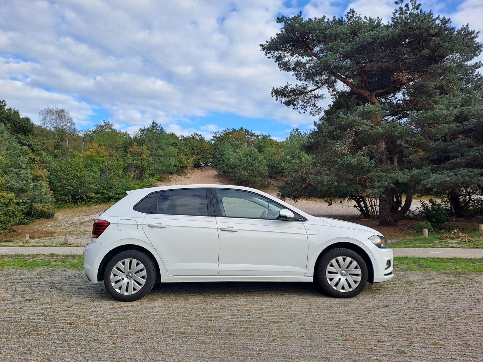 Volkswagen Polo 1.0 TSI Wit, Voorwielaandrijving, Stof, 40 €/maand, Zwart