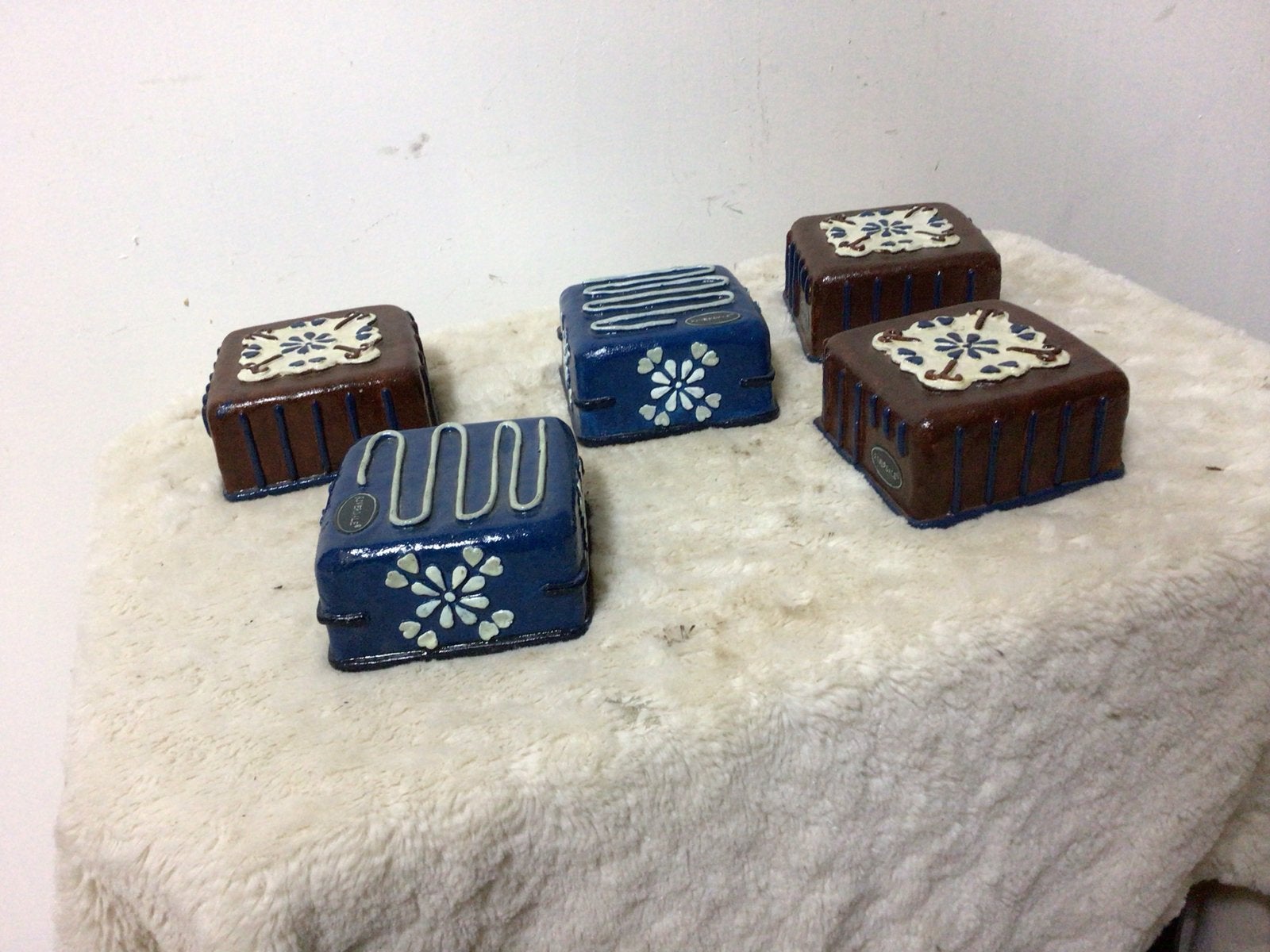 Decoratieve nep taartjes - Riverdale stijl, Antiek en Kunst, Ophalen of Verzenden