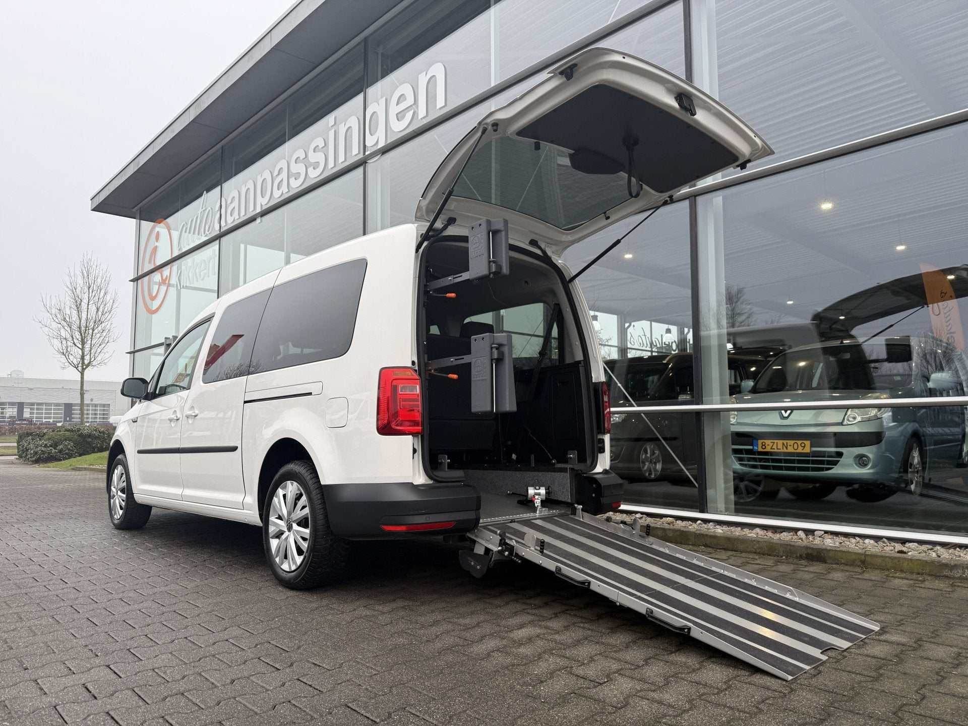 Volkswagen Caddy Maxi 5+1 Rostoelauto 1.4 TSI Comfortline (Z, Stof, Gebruikt, Wit, 126 pk