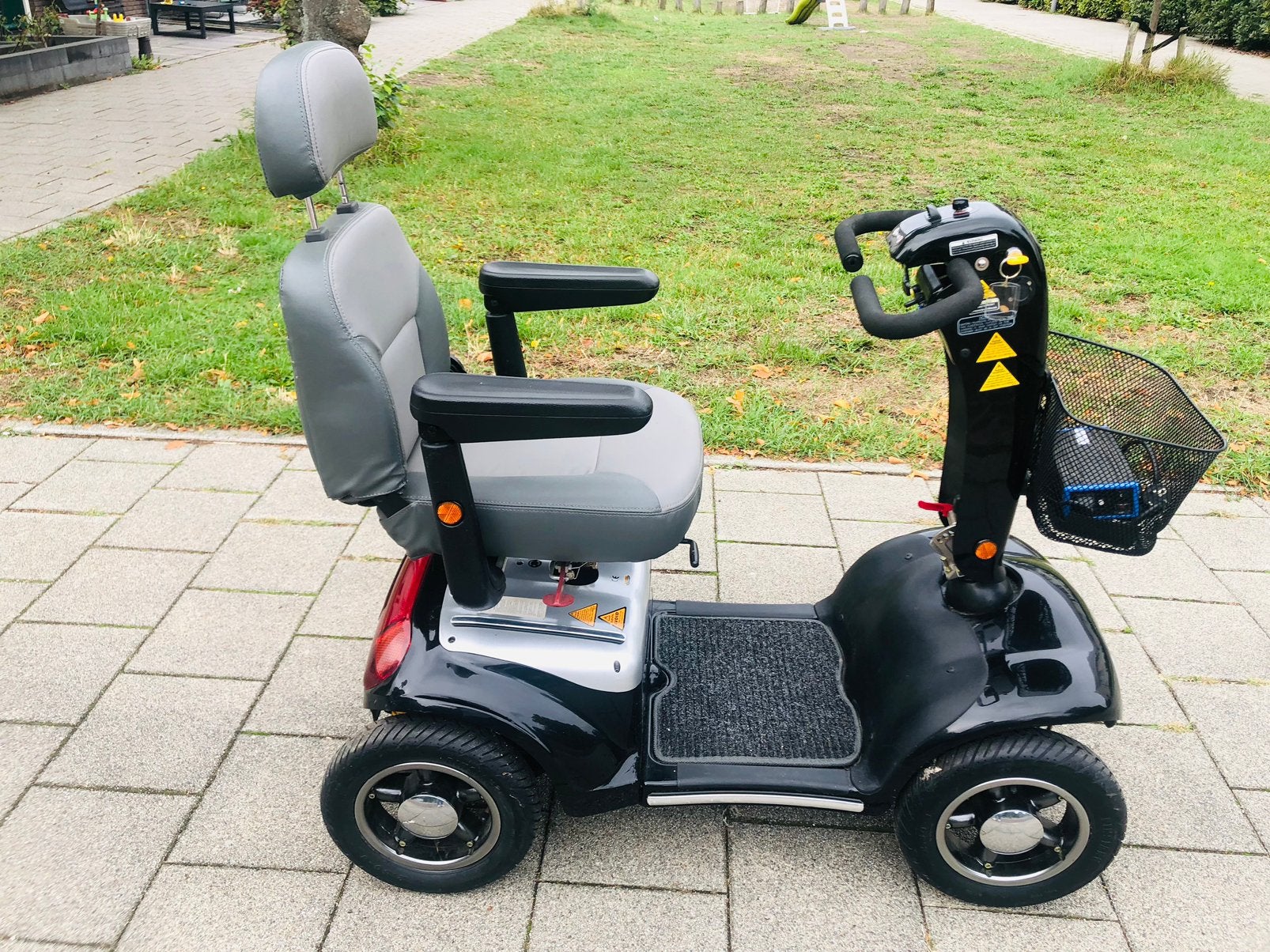 Vrij nieuwe robuuste scootmobiel 4wiel VOLLEDIG GEVEERD, Ophalen of Verzenden, 16 km/u of meer, Mango, 26 t/m 35 km