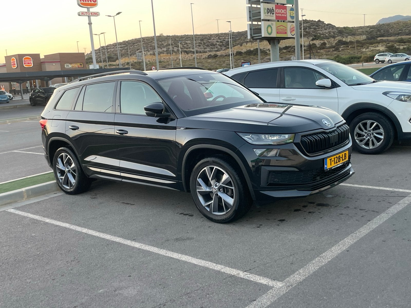 Skoda Kodiaq 1.5 TSI SPORTLINE business 7P 150pk, Auto's, Euro 5, Zwart, 4 cilinders, 7 stoelen