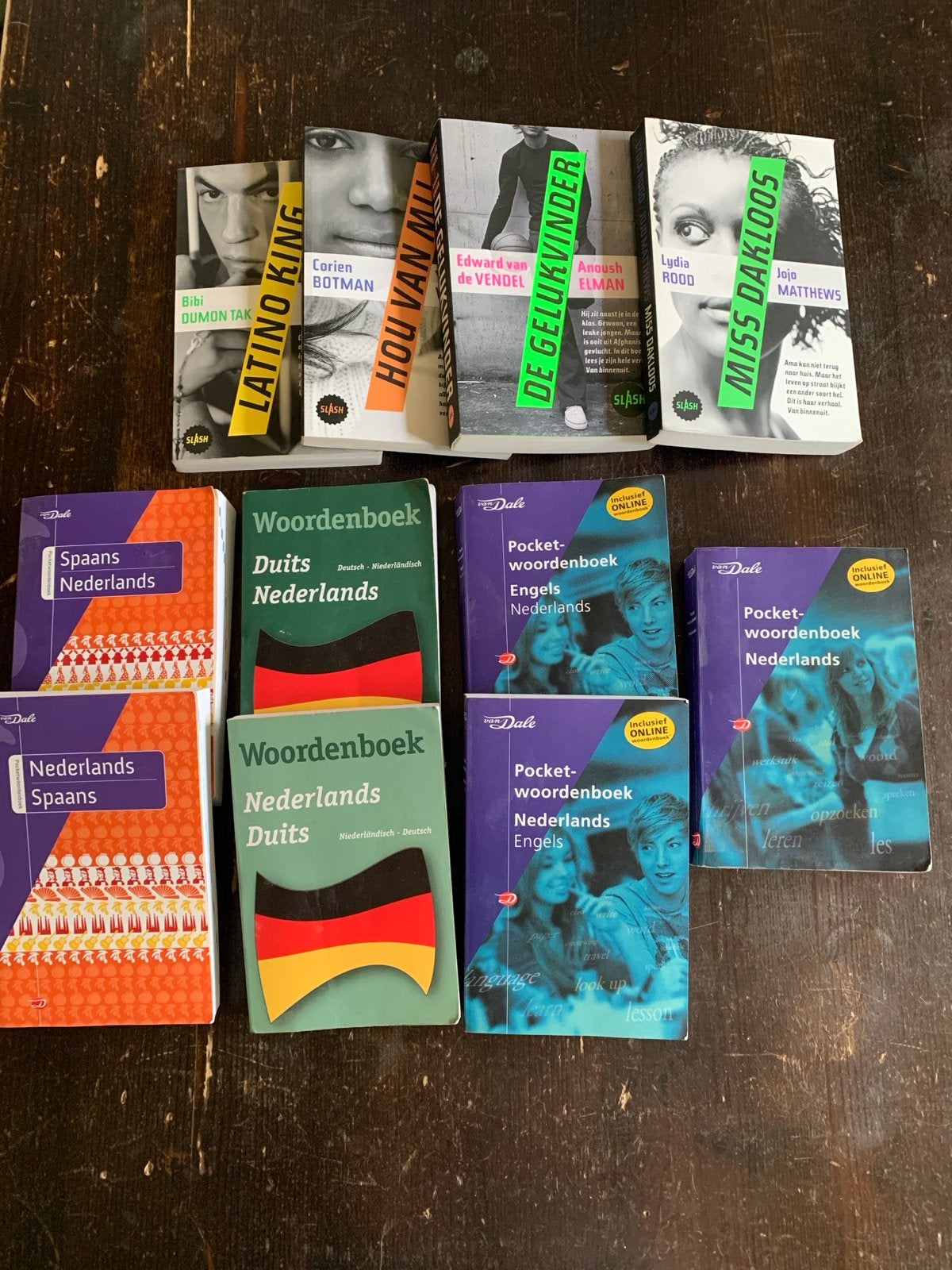 Boekenpakket: Romans en Woordenboeken (Nederlands, Engels, D, Ophalen of Verzenden, Gelezen, Van Dale, Nederlands