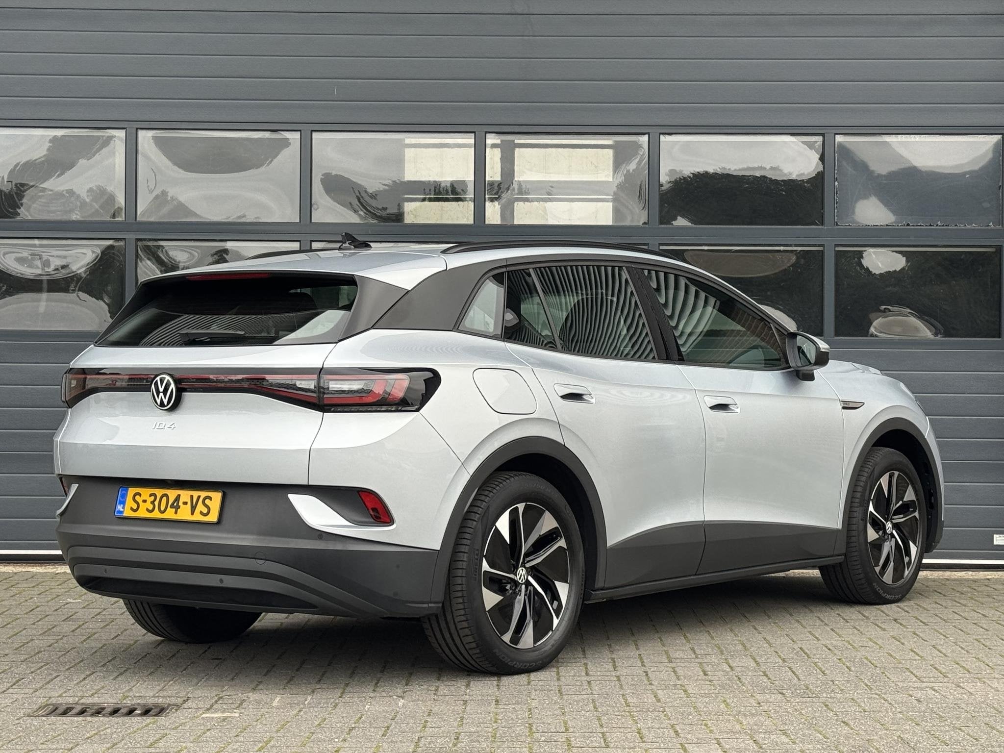 VOLKSWAGEN ID.4 PRO 77 KWH (96% SOH) I STOELVERWARMING I P-C, Auto's, Automaat, Gebruikt, Huisgarantie, 528 km