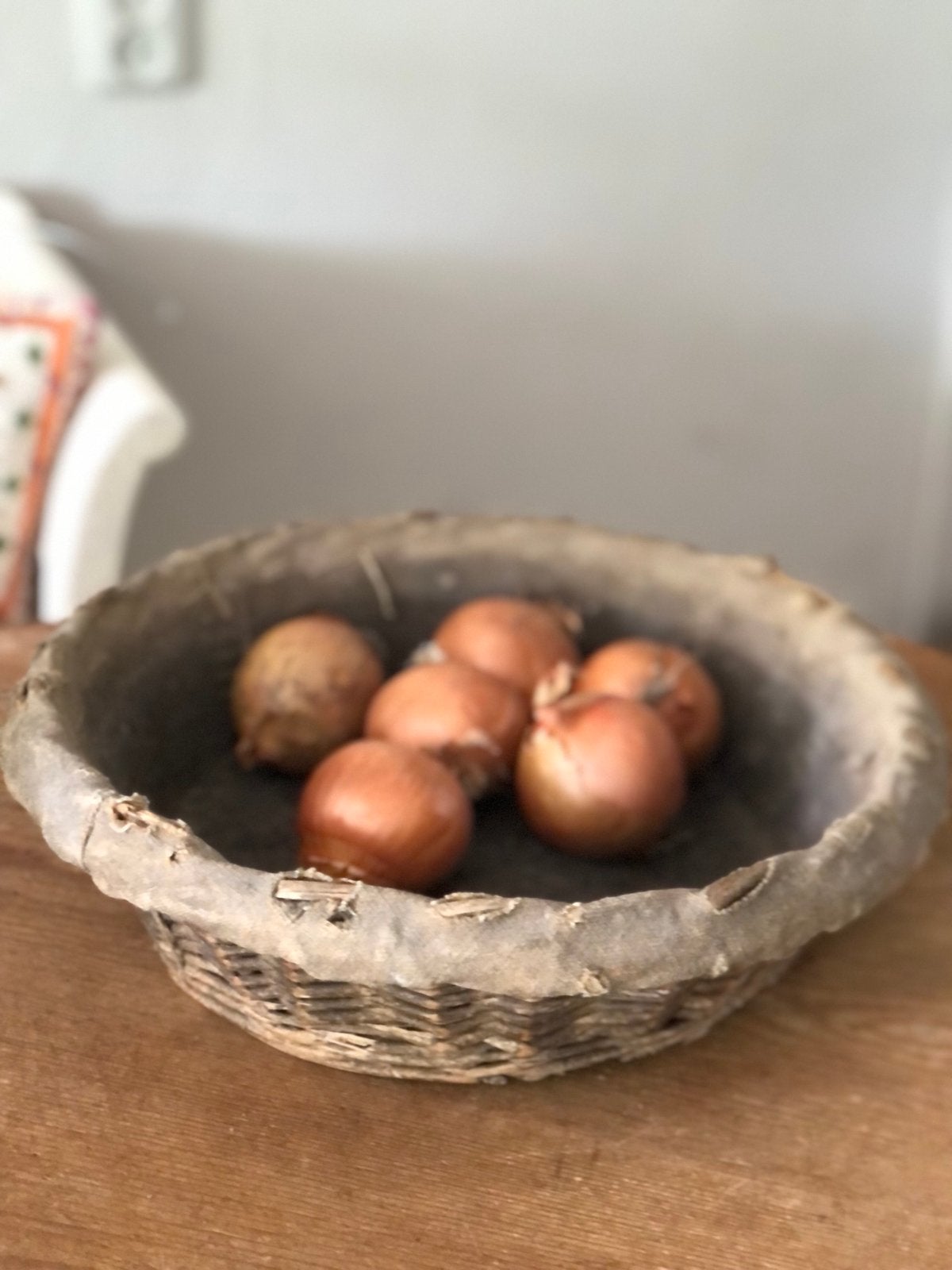 Mandje, Huis en Inrichting, Woonaccessoires | Schalen en Manden, Ophalen of Verzenden, Zo goed als nieuw, Rond, Riet