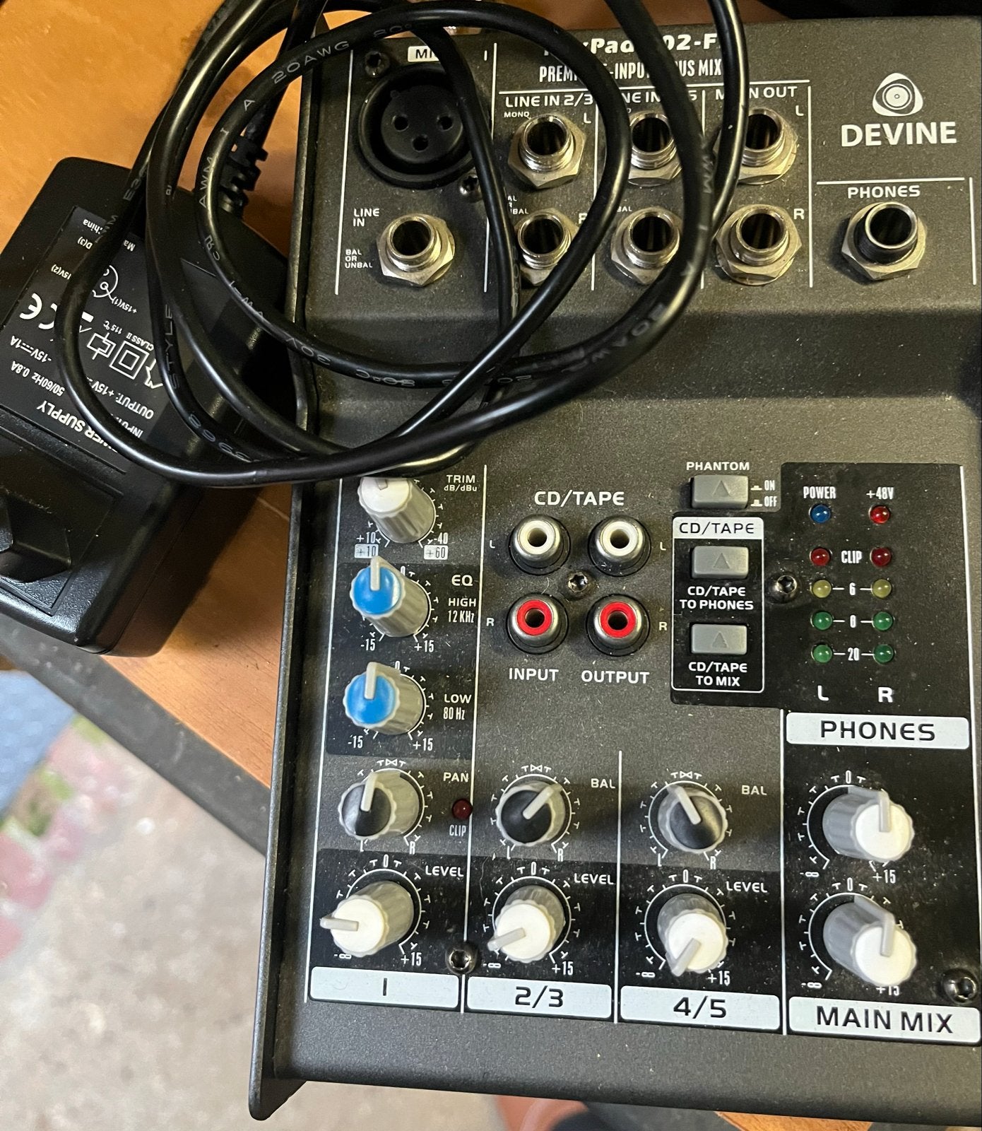 Devine Pao 02-F Mixer / Mengpaneel, Muziek en Instrumenten, Ophalen, Gebruikt, Minder dan 5 kanalen, Microfooningang