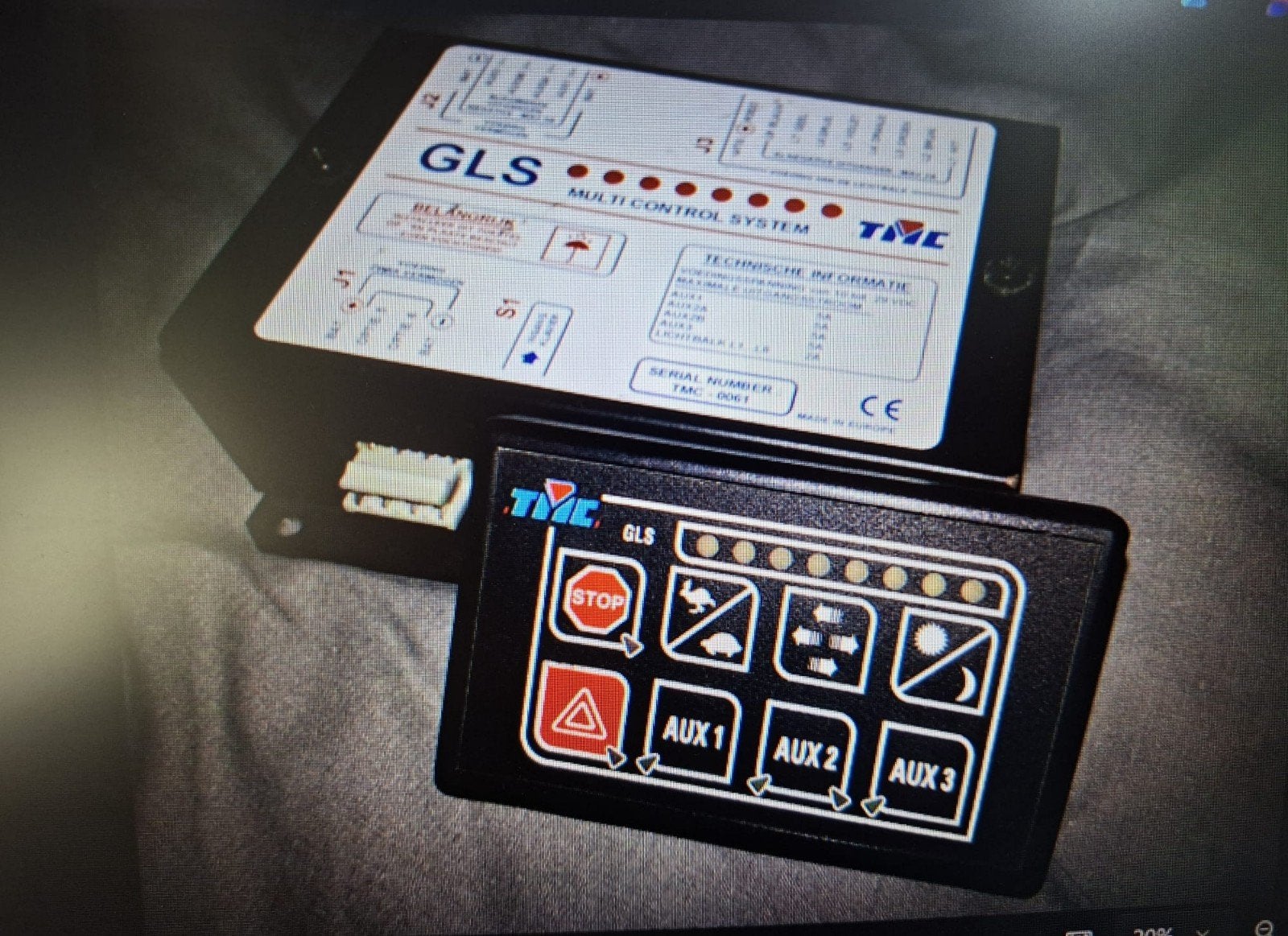 GEZOCHT: GLS traffic advisor aansturing TMC / Federal Signal, Ophalen