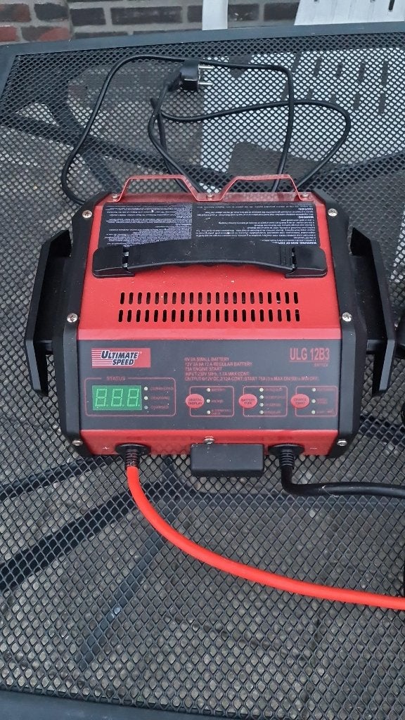 autolader / accu lader met starthulpfunctie ., Auto diversen, Jumpstarters, Ophalen, Zo goed als nieuw