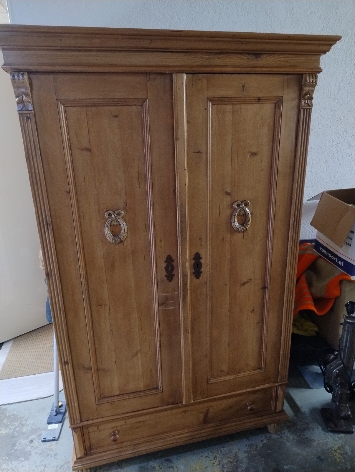 Kast, Ophalen