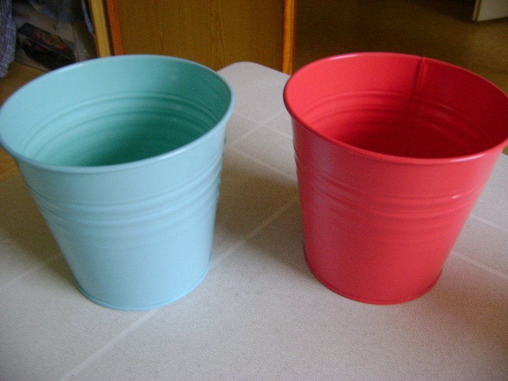 2 nieuwe metalen bloempotjes van ikea van 13 cm rondx12 hoog, Rond, Binnen, Ophalen of Verzenden, Zo goed als nieuw