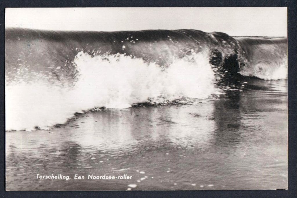 Terschelling, Een Noordzee-roller. 1966., Ophalen of Verzenden, 1960 tot 1980, Gelopen, Waddeneilanden