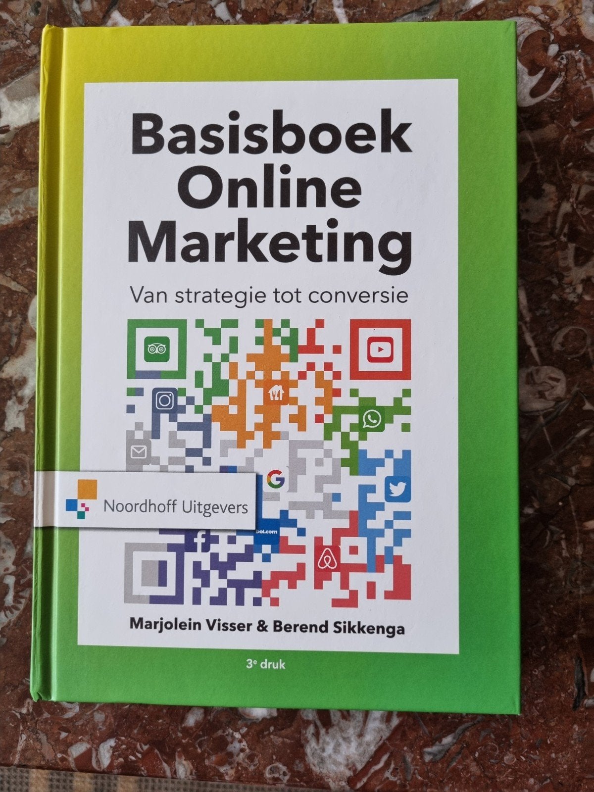 Basisboek online marketing - Marjolein Visser, Ophalen, Marjolein Visser; Berend Sikkenga, Zo goed als nieuw, Economie en Marketing